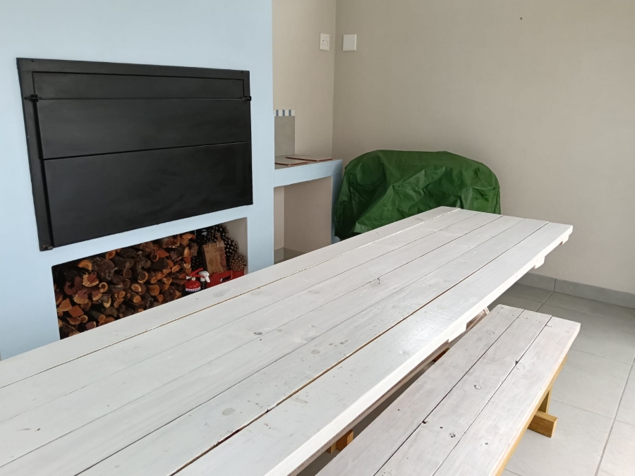 To Let 3 Bedroom Property for Rent in Sandbaai Western Cape